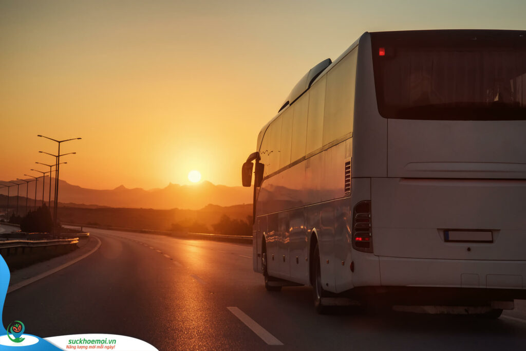 Di chuyen bang xe bus toi Moc Chau